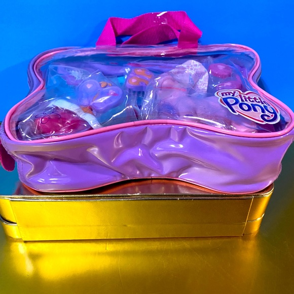 MY LITTLE PONY G3 VTG 2004 BUTTERFLY SURPRISE WITH AVALONIA PONY PLAYET COMPLETE - Picture 16 of 16